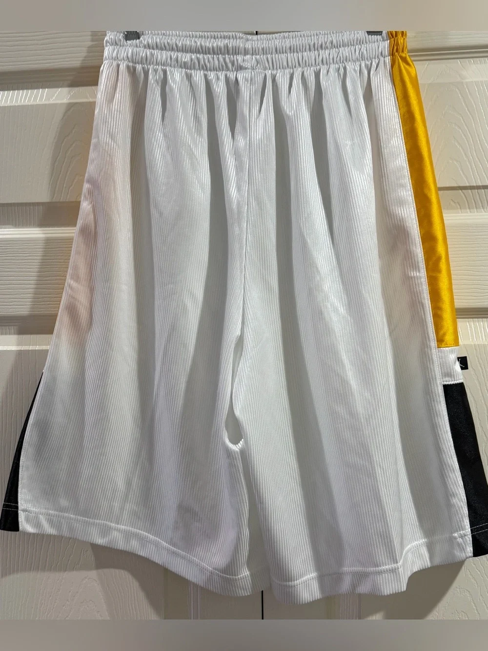 Vintage Nike Air Jordan Basketball Shorts Men’s Sz L Yellow And White Baggy